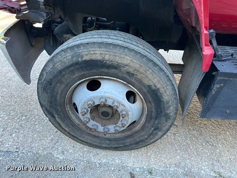 image for item DS2226 2002 Chevrolet C6500  dump truck