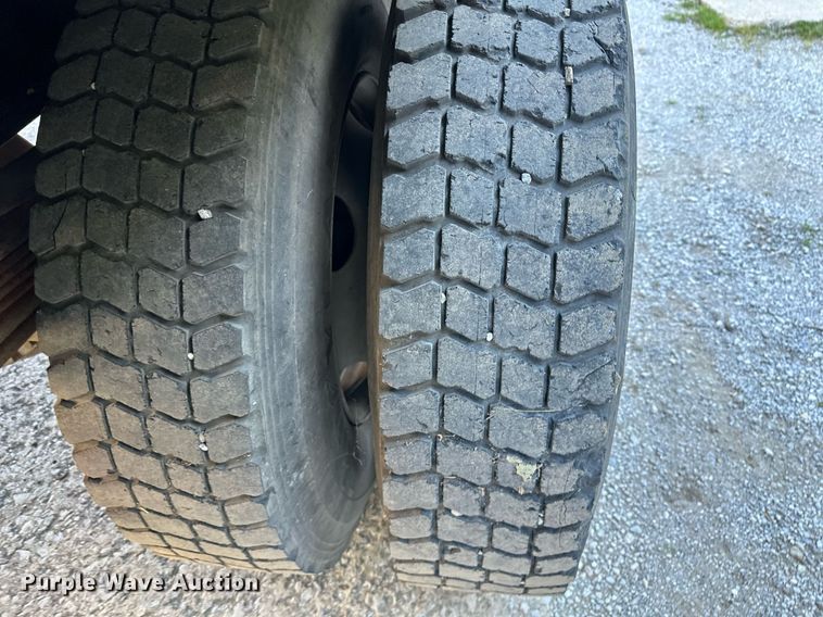 image for item DS2226 2002 Chevrolet C6500  dump truck