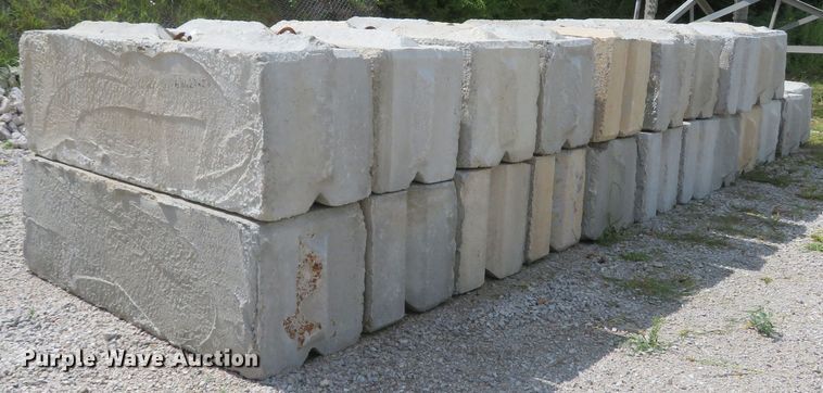 image for item FB9853 (22) concrete edge bunker blocks