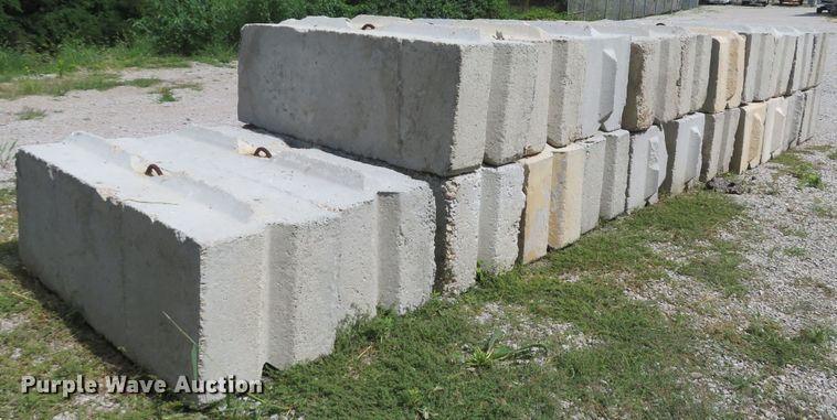 image for item FB9853 (22) concrete edge bunker blocks