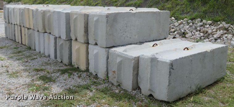 image for item FB9853 (22) concrete edge bunker blocks