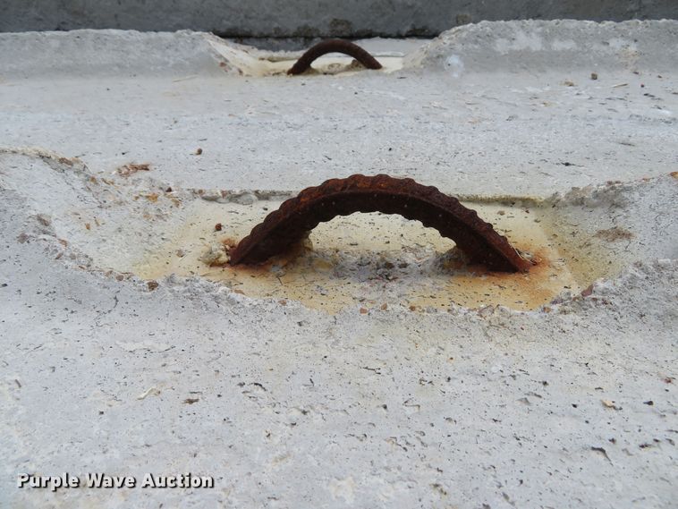 image for item FB9853 (22) concrete edge bunker blocks