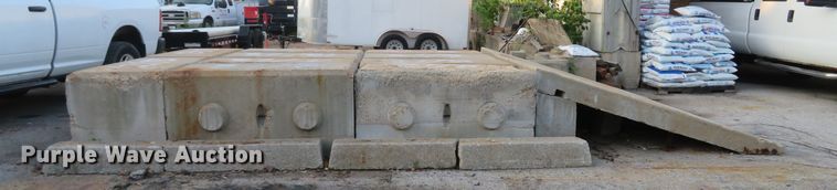 image for item FB9854 Loading dock