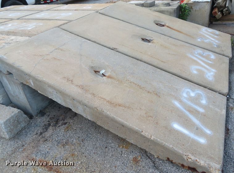 image for item FB9854 Loading dock