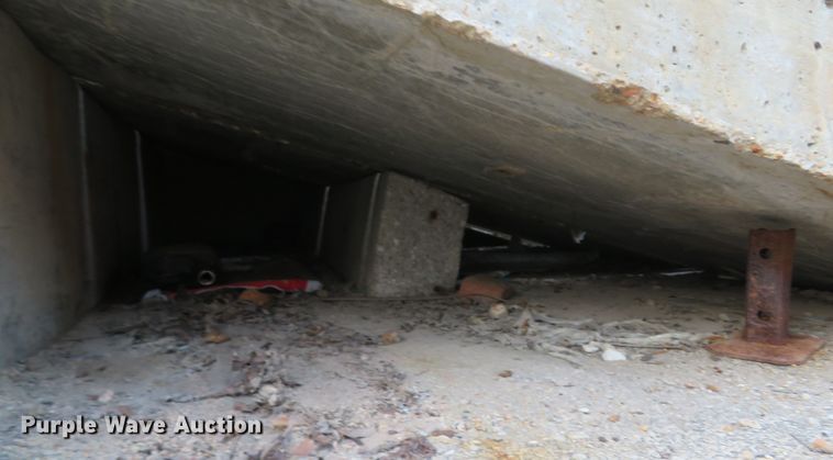 image for item FB9854 Loading dock