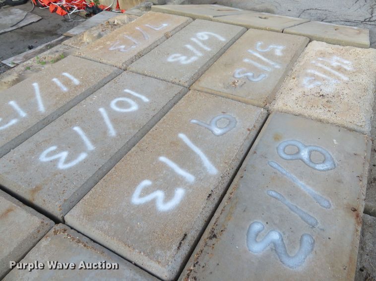 image for item FB9854 Loading dock