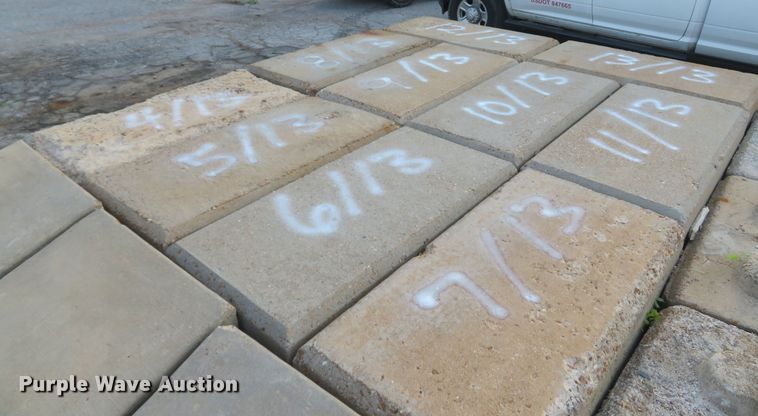 image for item FB9854 Loading dock