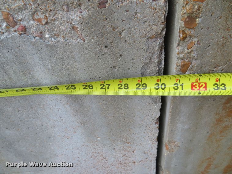 image for item FB9854 Loading dock