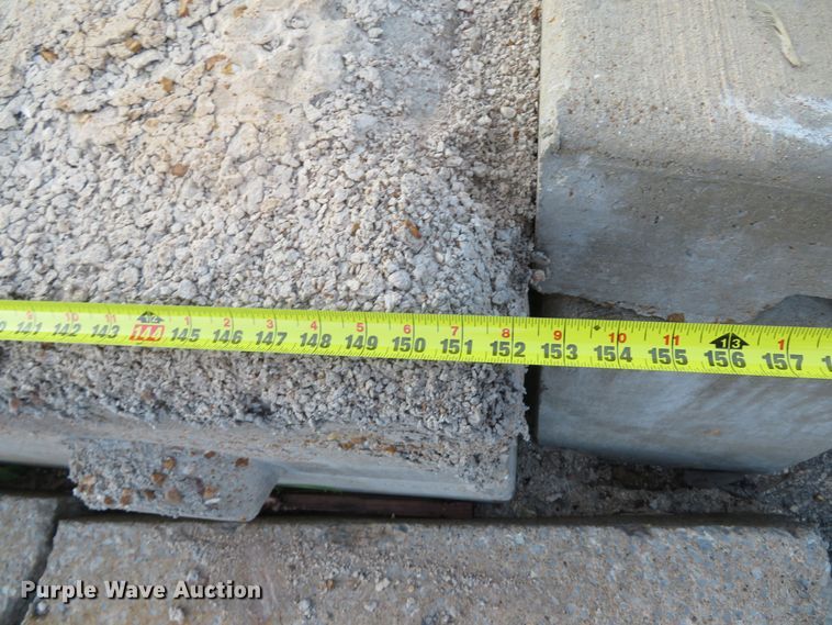 image for item FB9854 Loading dock