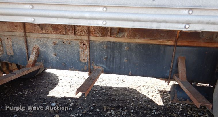 image for item IO9407 1994 International 9200  box truck