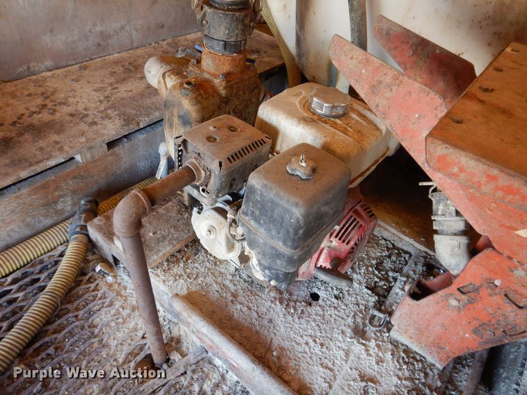 image for item IO9407 1994 International 9200  box truck