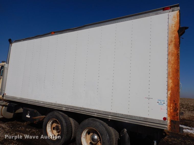 image for item IO9407 1994 International 9200  box truck