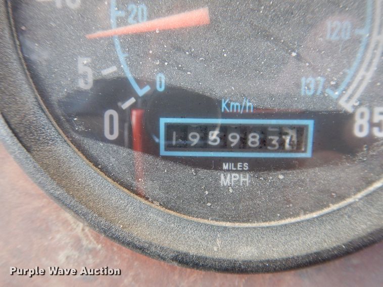 image for item IO9407 1994 International 9200  box truck