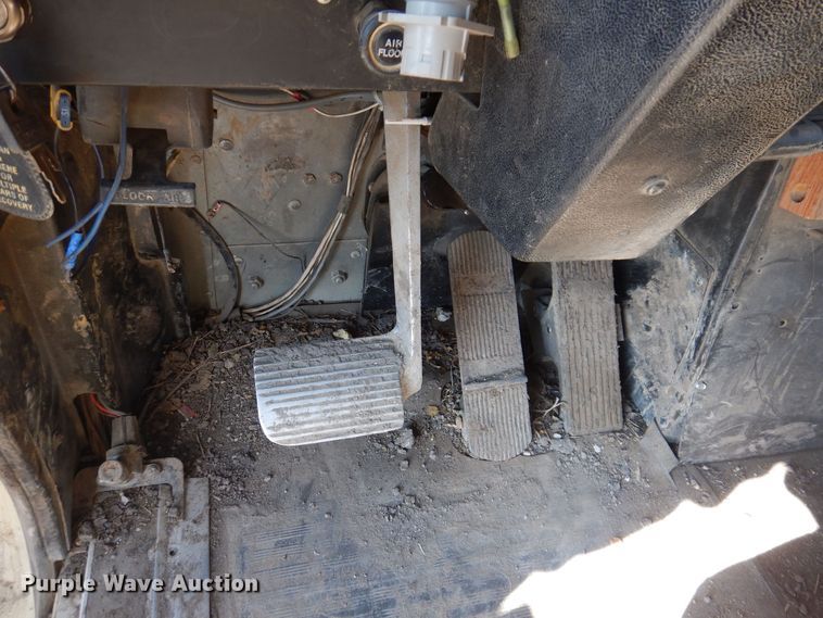 image for item IO9407 1994 International 9200  box truck