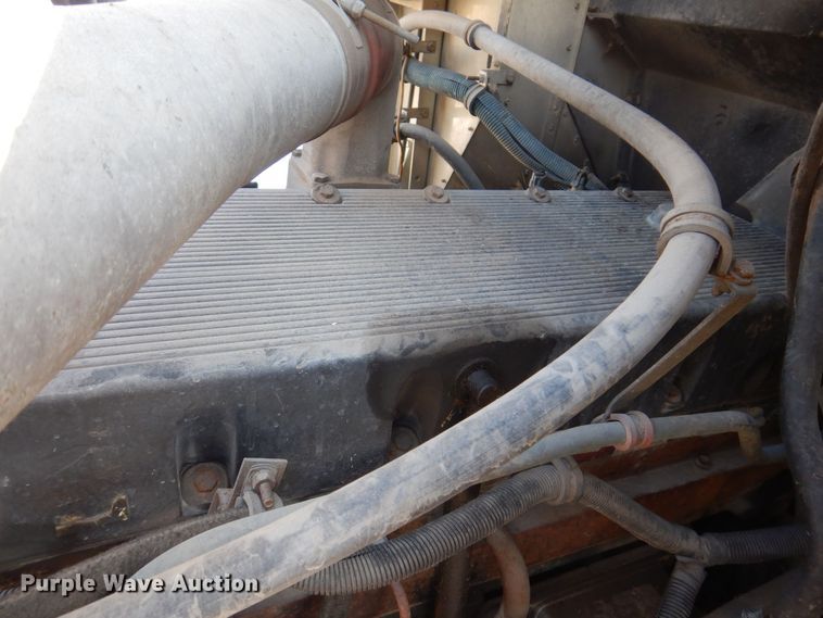 image for item IO9407 1994 International 9200  box truck