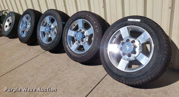 image for item IP9423 Tires and wheels