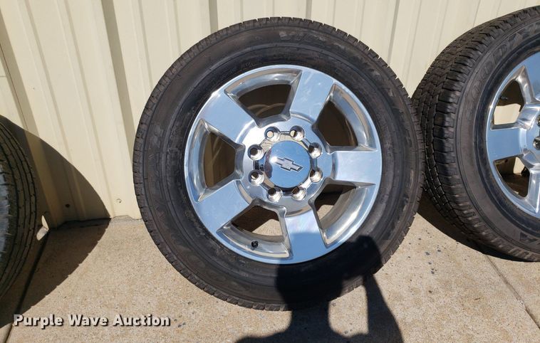image for item IP9423 Tires and wheels