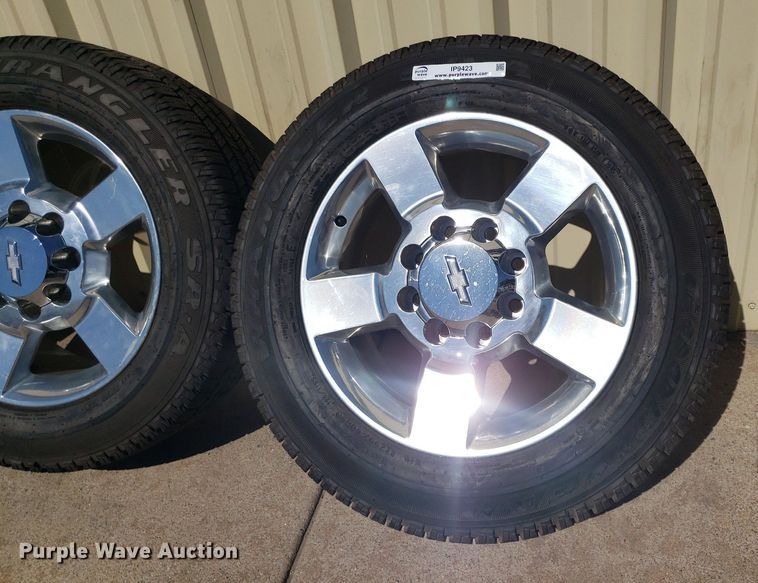 image for item IP9423 Tires and wheels