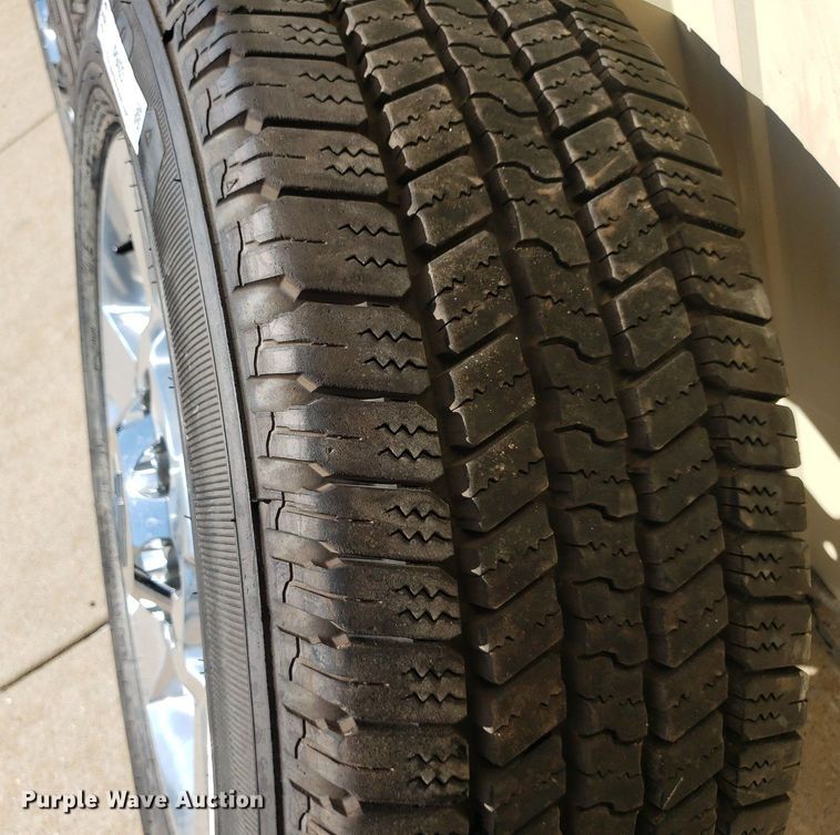 image for item IP9423 Tires and wheels