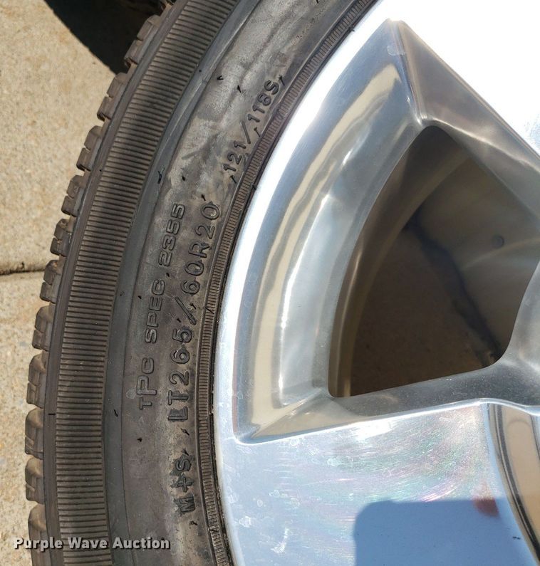 image for item IP9423 Tires and wheels