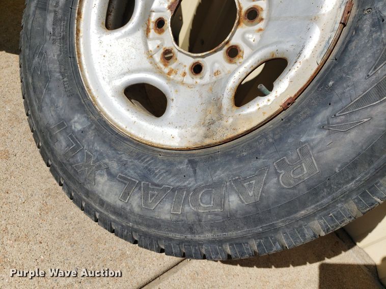 image for item IP9423 Tires and wheels