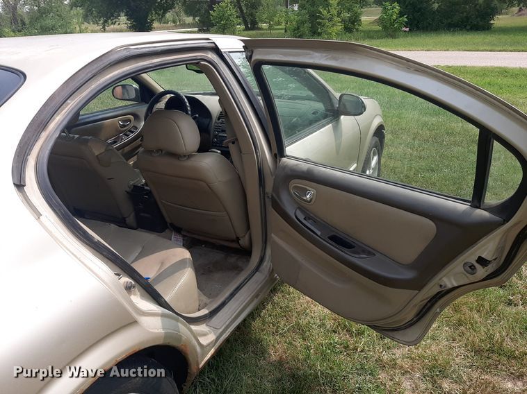 image for item IP9452 2001 Nissan Maxima