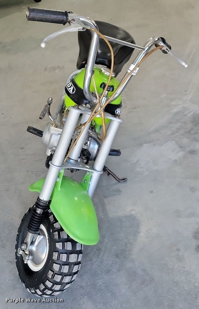 image for item IQ9829 Honda QA50  mini bike