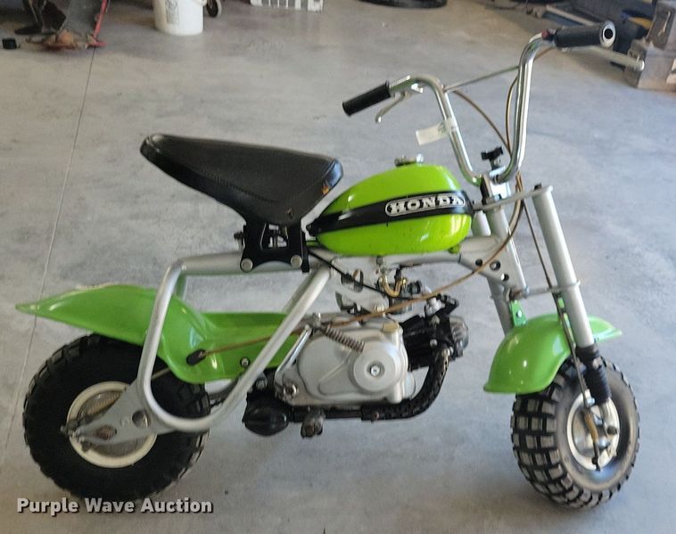 image for item IQ9829 Honda QA50  mini bike