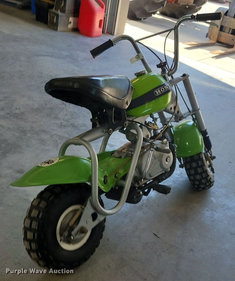 image for item IQ9829 Honda QA50  mini bike