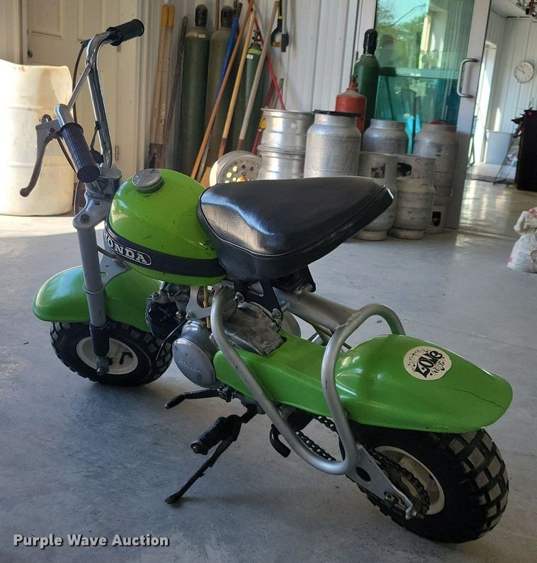 image for item IQ9829 Honda QA50  mini bike