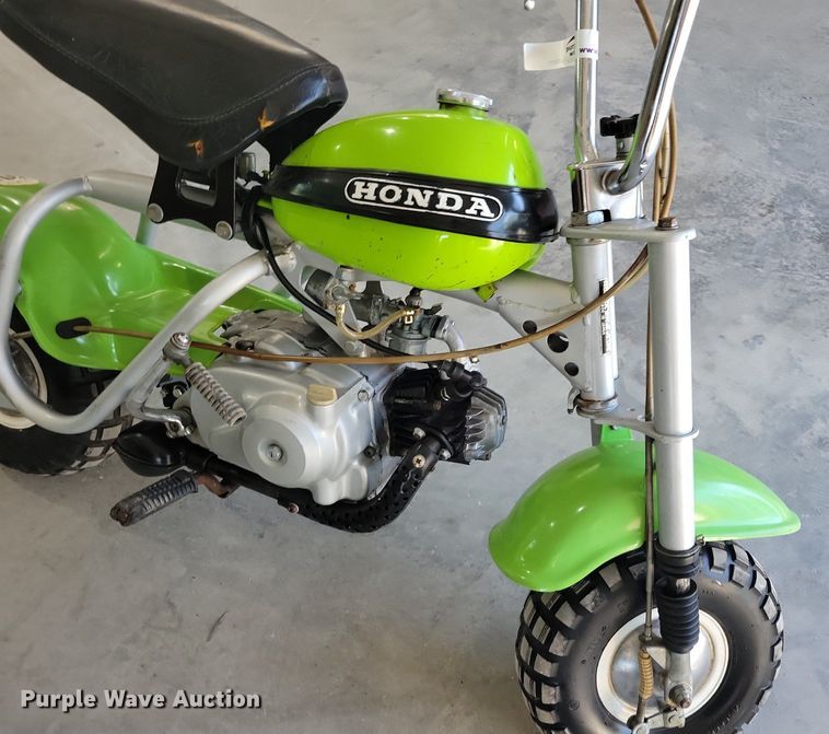 image for item IQ9829 Honda QA50  mini bike