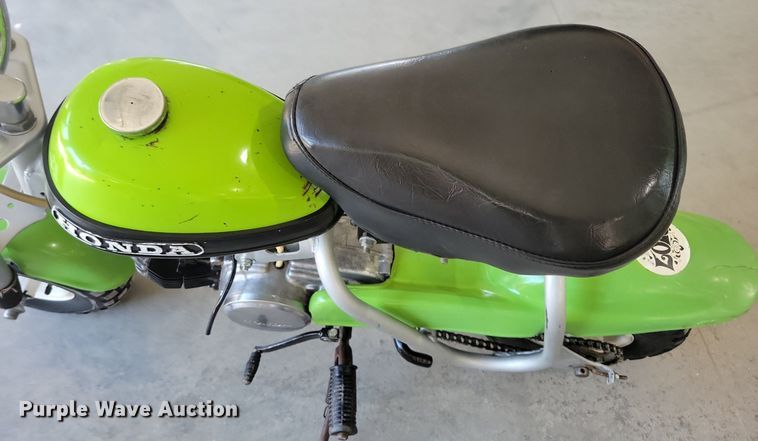 image for item IQ9829 Honda QA50  mini bike