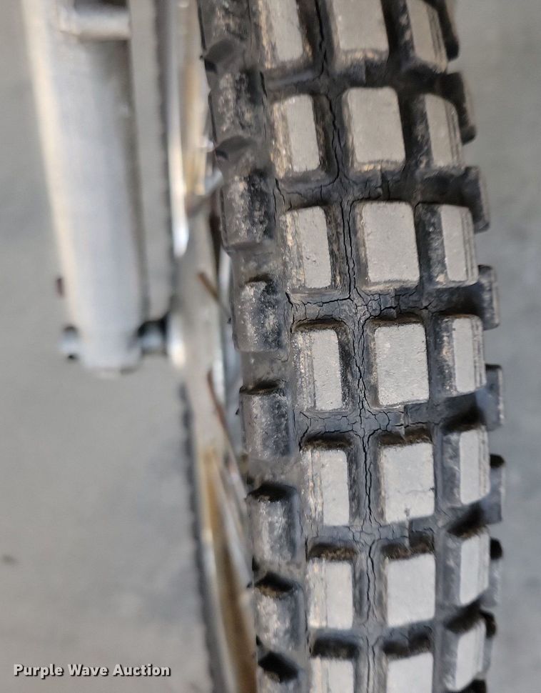 image for item IQ9830 1974 Honda XL70  dirt bike