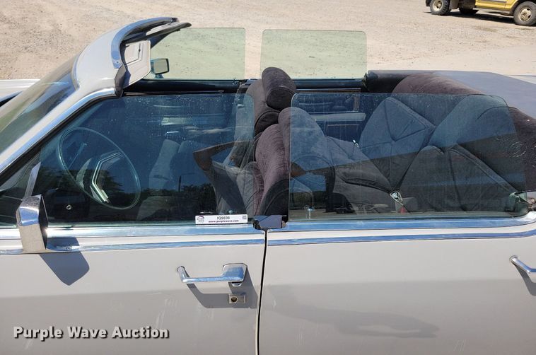 image for item IQ9836 1978 Lincoln Continental Town Car  convertible