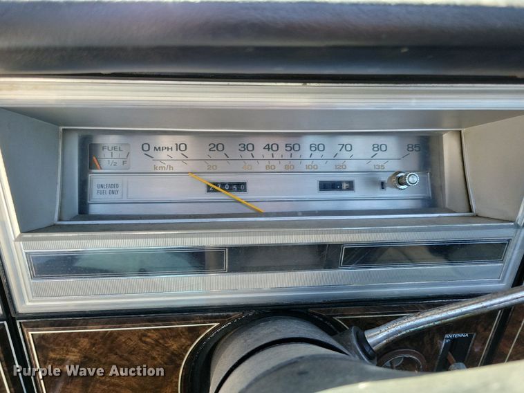 image for item IQ9836 1978 Lincoln Continental Town Car  convertible