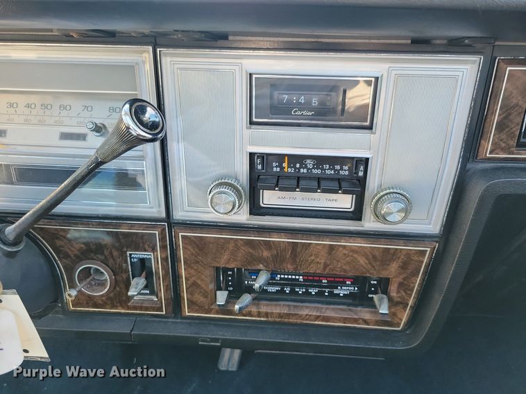 image for item IQ9836 1978 Lincoln Continental Town Car  convertible