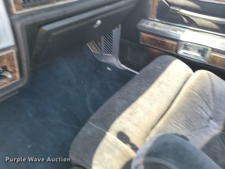 image for item IQ9836 1978 Lincoln Continental Town Car  convertible