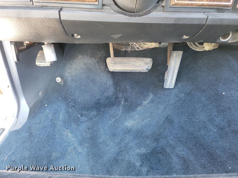 image for item IQ9836 1978 Lincoln Continental Town Car  convertible