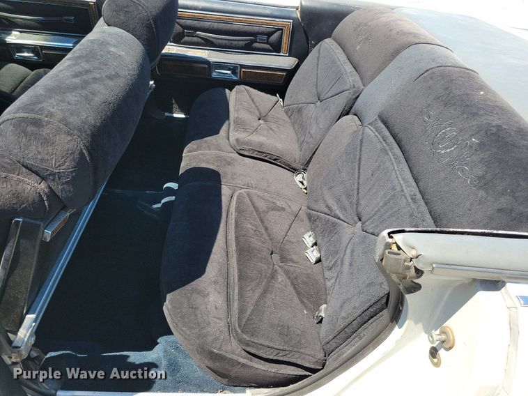 image for item IQ9836 1978 Lincoln Continental Town Car  convertible