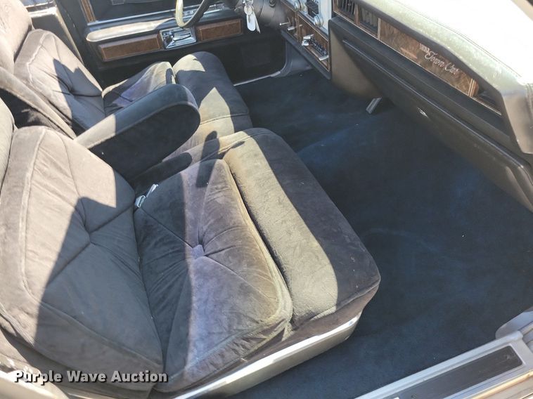 image for item IQ9836 1978 Lincoln Continental Town Car  convertible