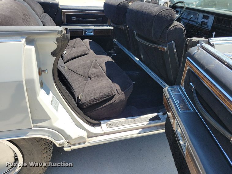 image for item IQ9836 1978 Lincoln Continental Town Car  convertible