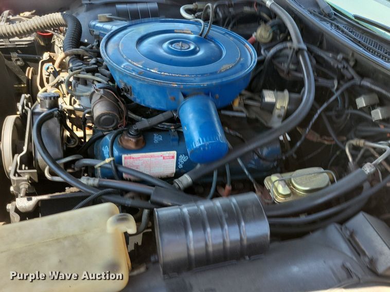 image for item IQ9836 1978 Lincoln Continental Town Car  convertible