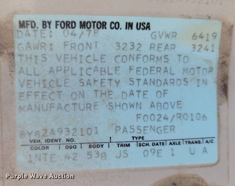 image for item IQ9836 1978 Lincoln Continental Town Car  convertible