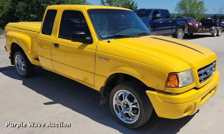image for item IQ9838 2001 Ford Ranger  SuperCab pickup truck