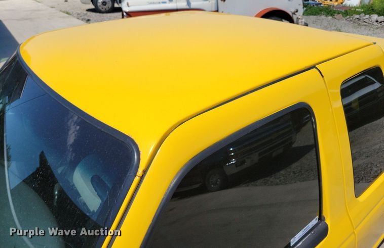 image for item IQ9838 2001 Ford Ranger  SuperCab pickup truck