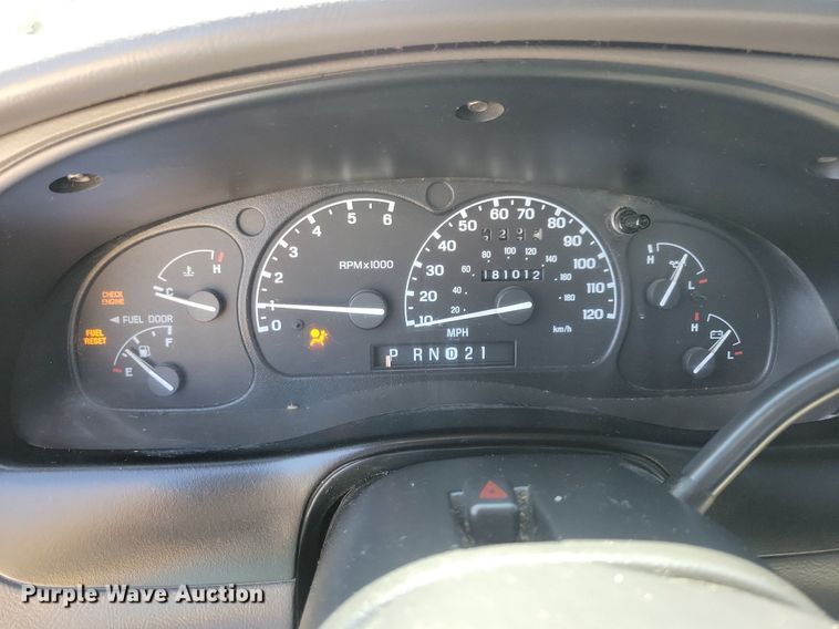 image for item IQ9838 2001 Ford Ranger  SuperCab pickup truck