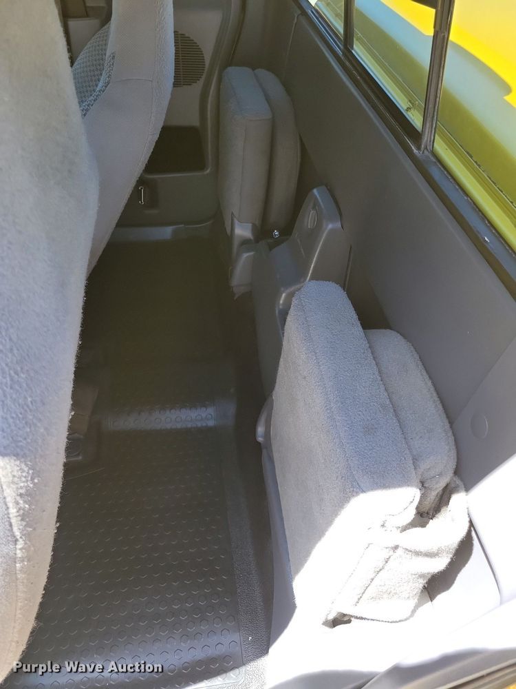 image for item IQ9838 2001 Ford Ranger  SuperCab pickup truck