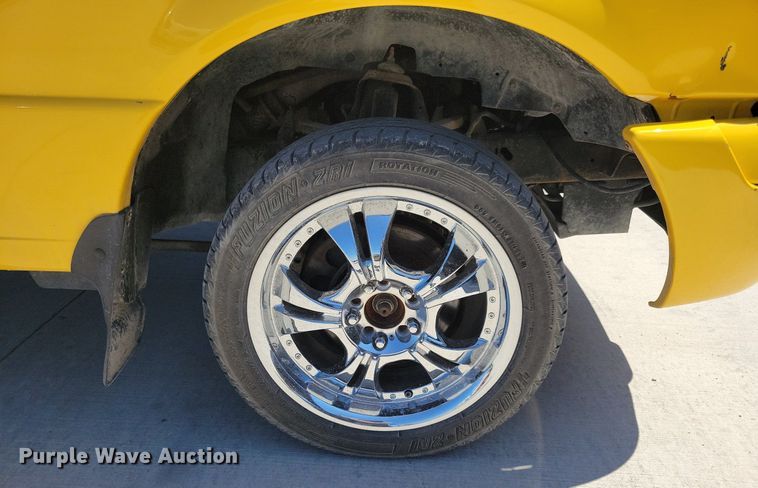 image for item IQ9838 2001 Ford Ranger  SuperCab pickup truck