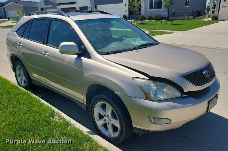 image for item IQ9867 2004 Lexus RX 330  SUV