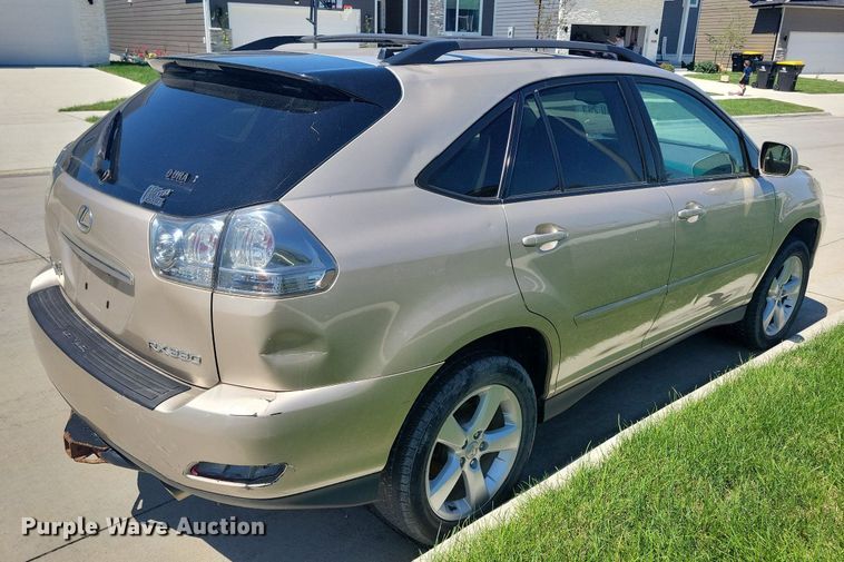image for item IQ9867 2004 Lexus RX 330  SUV